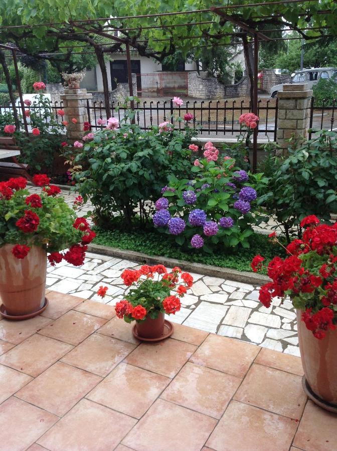 Vila Alma Poreč Exteriör bild